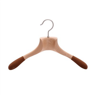 Hanger Dath adhmaid Walnut